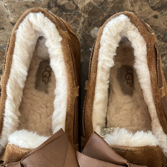 UGG Dakota Chestnut Sheepskin Leather Bow Slippers size 11 - Picture 12 of 16